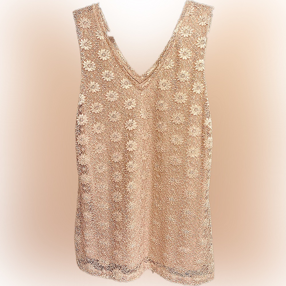 Banana Republic Floral Lace Tank Fully lined. Gold cream color. Size XL. EUC